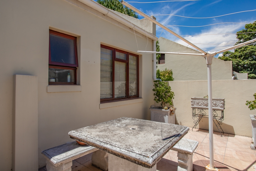2 Bedroom Property for Sale in De Oude Renbaan Western Cape